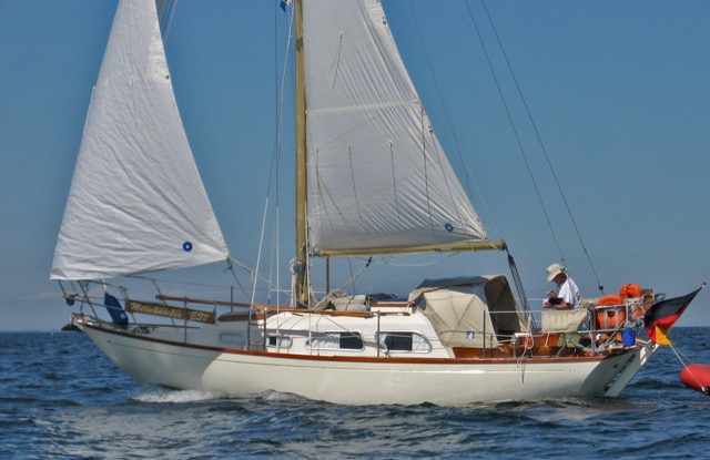 297, MITTSCHNACKER, Hamborg, D. Ejer: Heinz Voss, Hamburg. Heinz hentede selv sin båd på Bianca Yacht i 1973 - og har sejlet i den lige siden.