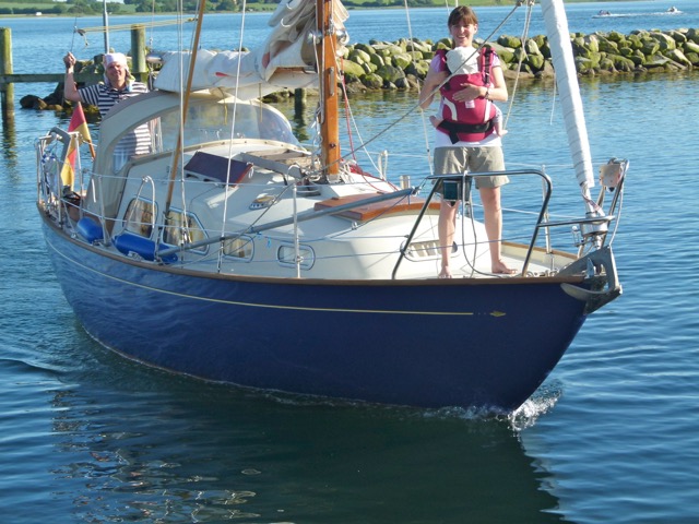 285, CARPE VENTUM, Wassersleben / Flensborg Fjord, D. Ejere: Toke og Silke Franke, Flensborg, D. Båden nylakeret i blå, tidligere gul.