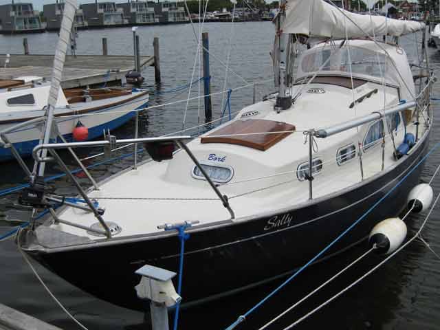 439, SALLY, Bork havn, Ringkøbing Fjord, DK. Ejer: Ejvind Bachmann, Hjerting. Tidligere ejere indtil sommer 2012: Esther og Henning Juhl, Tarm. Båden er bygget i 1975.